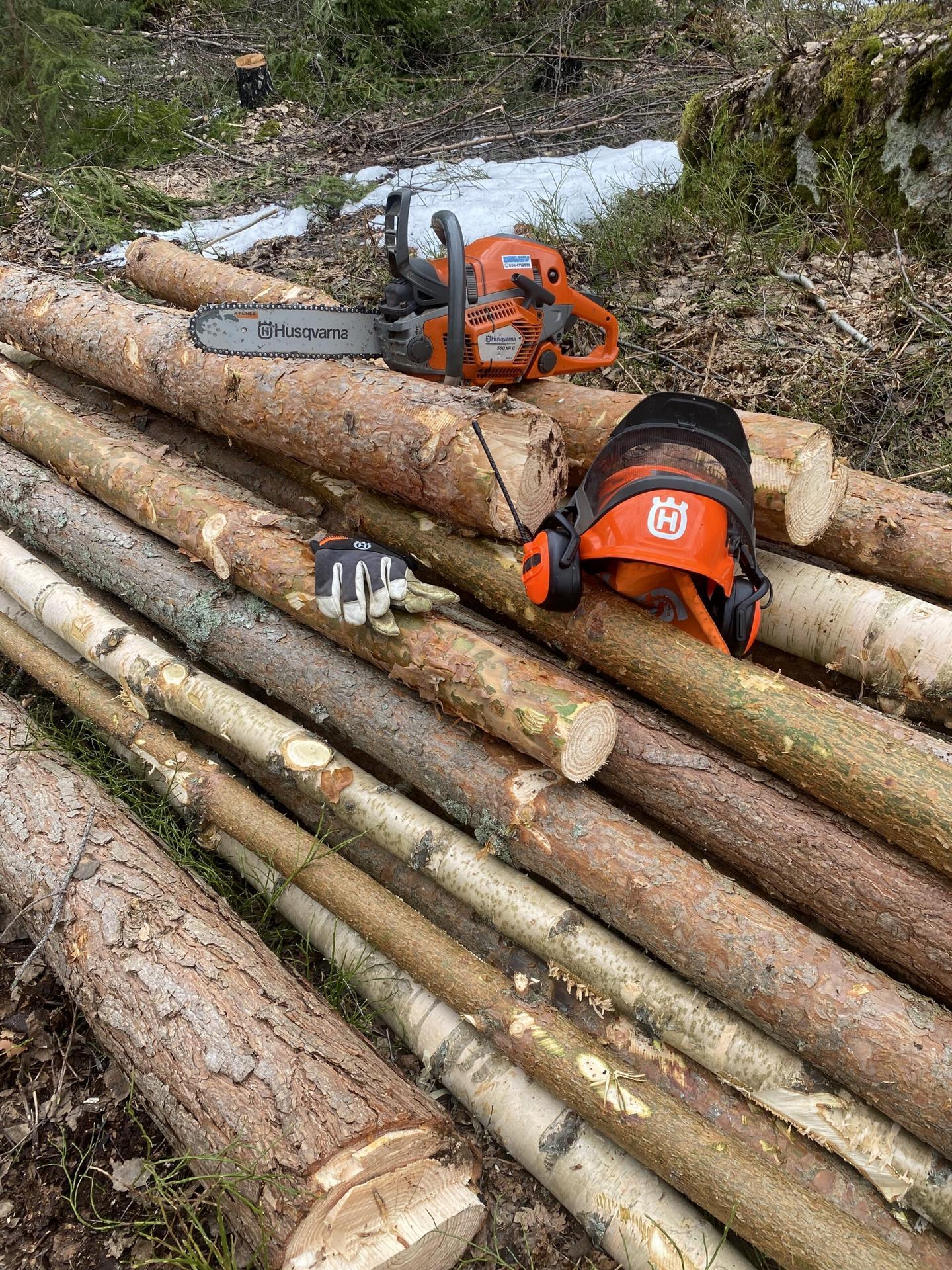 Husqvarna 550XPG Mark II moottorisaha + ketjulaippapaketti kaupanpäälle - Image 5