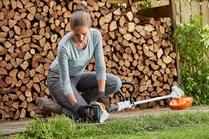 Stihl FSA 57 akkutrimmeri akulla ja laturilla - Image 4